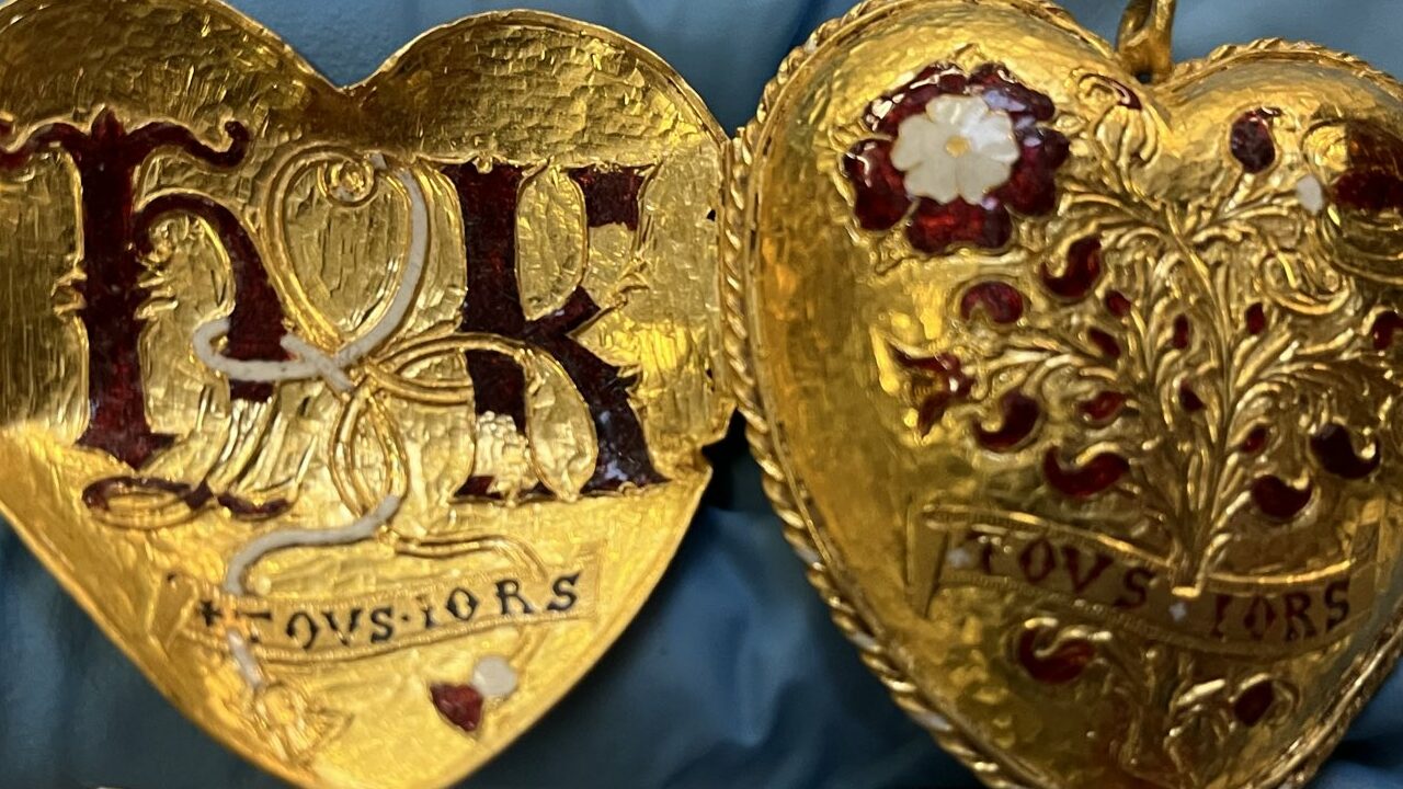 Museu tenta recuperar "Coração Tudor" a joia esquecida de Henrique VIII