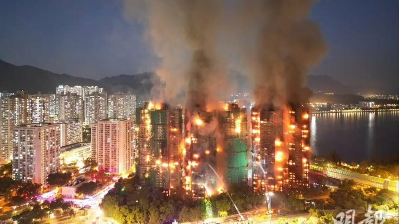 Incêndio devastador em Hong Kong deixa mais de 30 mortos e 270 desaparecidos