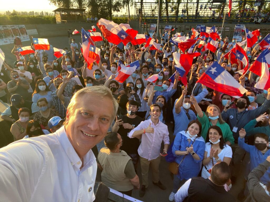 Crusoé: Chile vai às urnas com favoritismo da direita