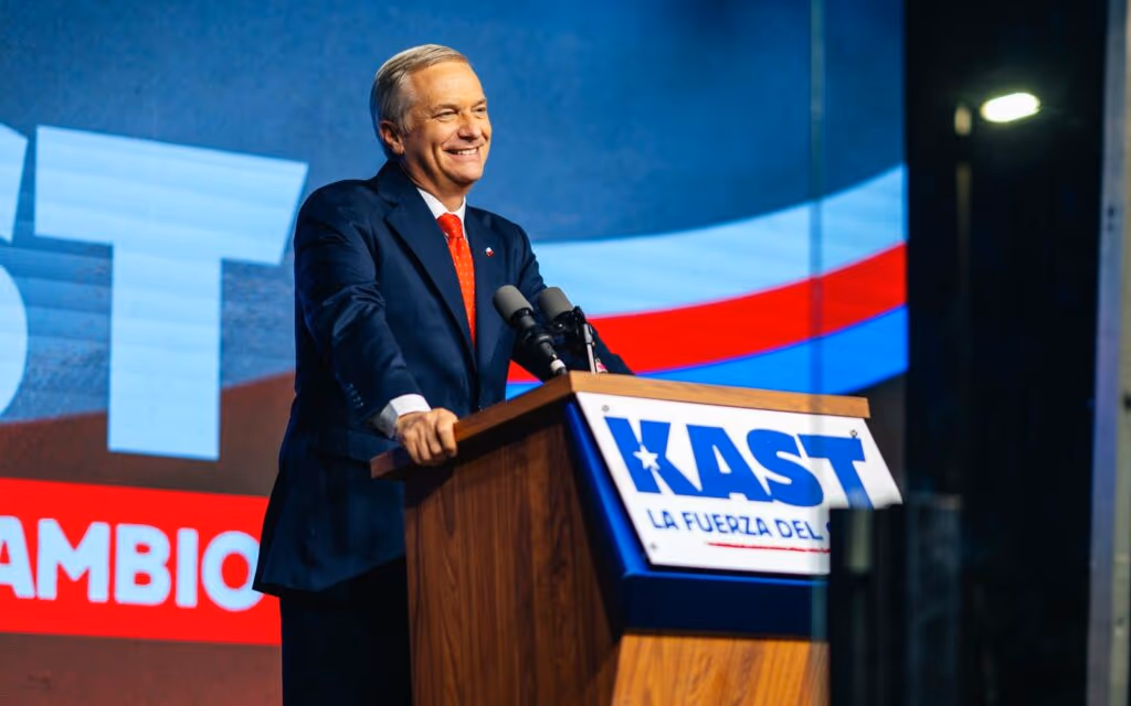 Eleições no Chile: Jeannette Jara e José Antonio Kast vão para o 2º turno