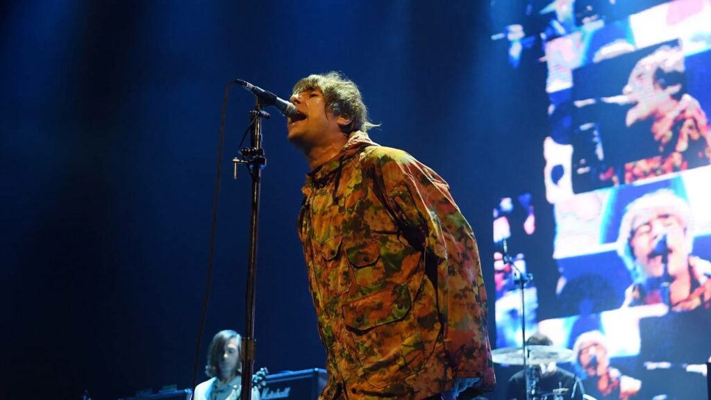 Liam Gallagher detona fã que disparou sinalizador em show do Oasis