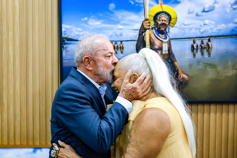 Roberto Reis na Crusoé: Lula perde para Lula