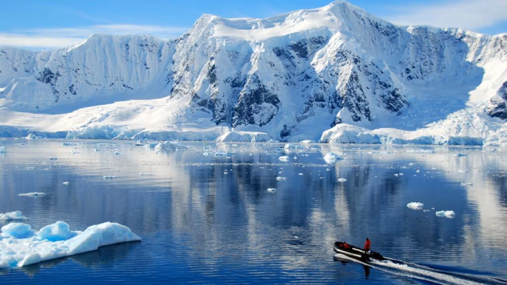 NASA revela ao mundo descoberta de base militar escondida 30 metros sob o gelo ártico