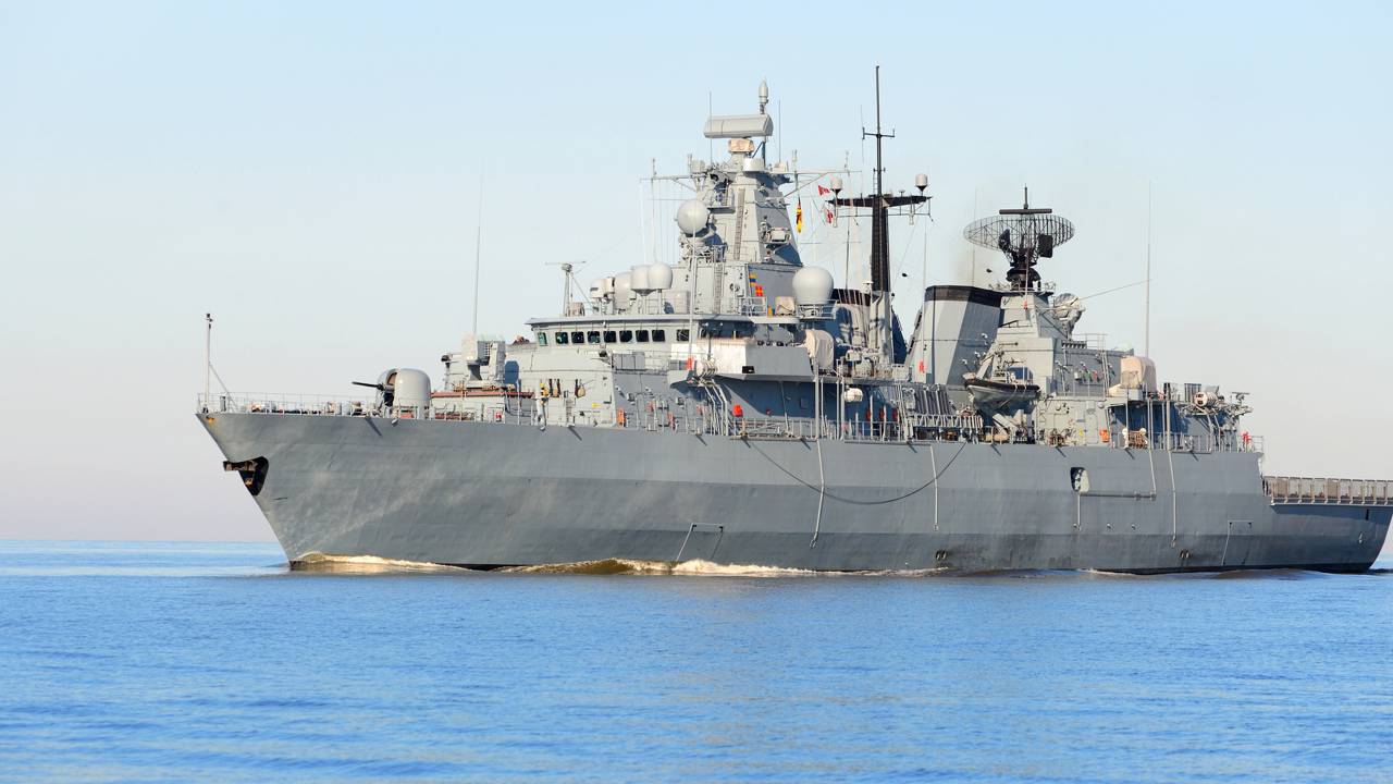 Novo navio de guerra dos Estados Unidos tem casco triplo e caça submarinos a 8.000 km