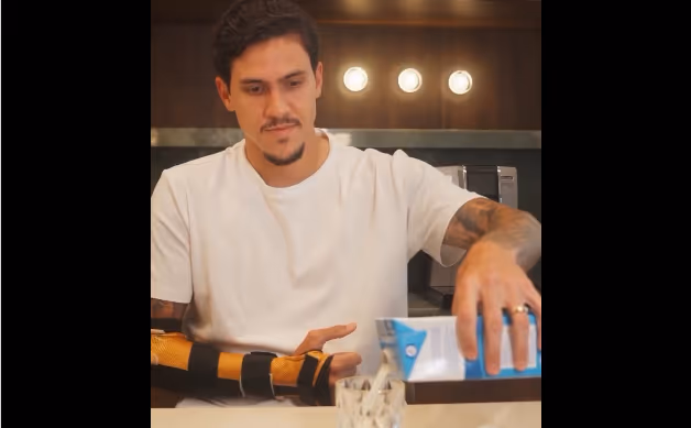 Pedro responde de forma irônica e peculiar “dica” de jornalista para fortalecer os ossos