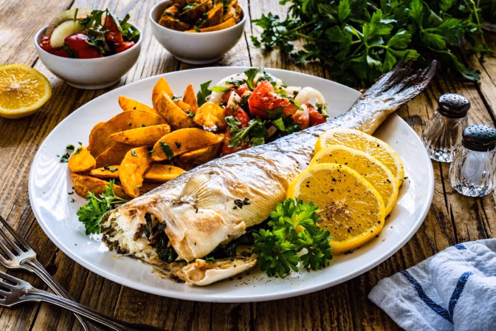 Peixe assado: 5 receitas saudáveis e deliciosas para o almoço ou jantar