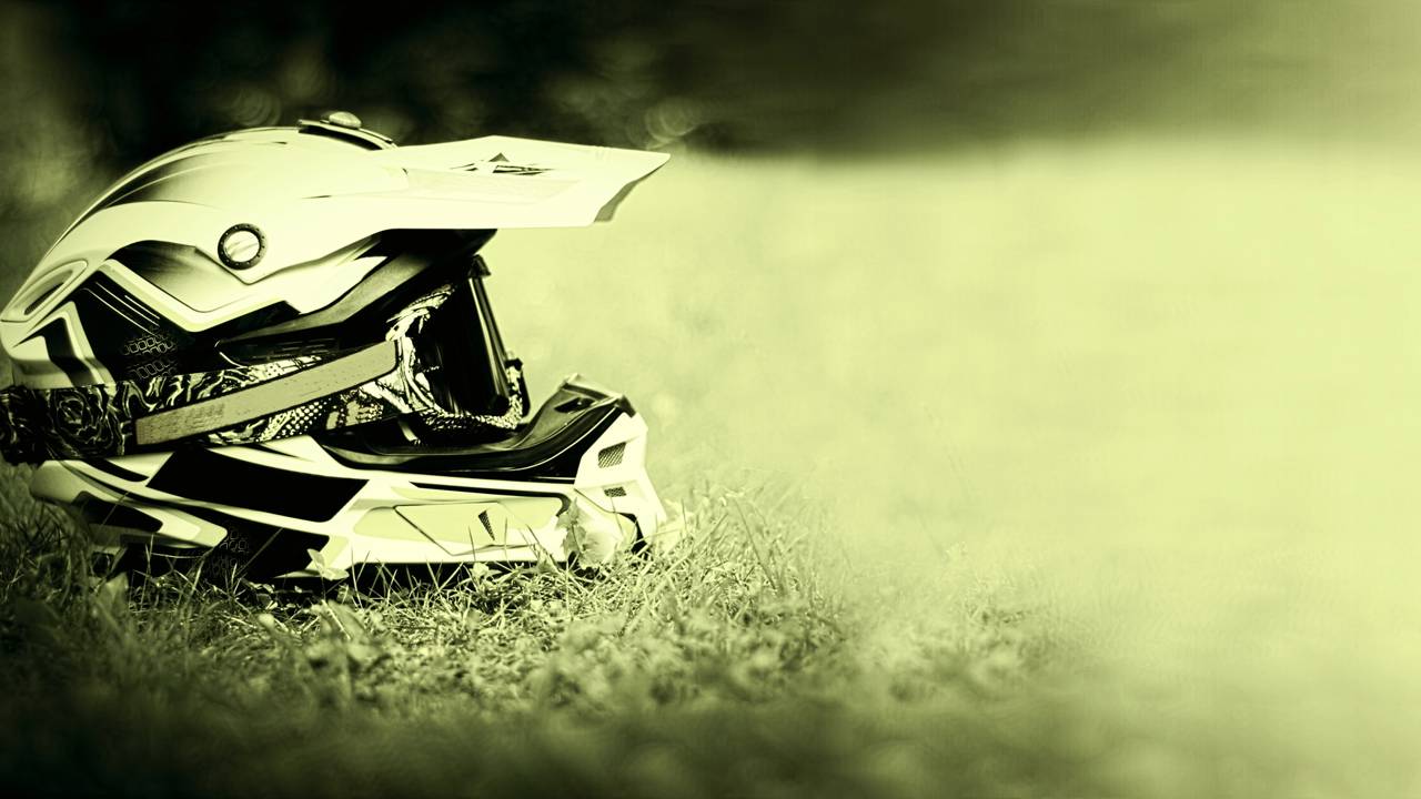 Piloto de moto morre em acidente durante apresentação no Beto Carrero World