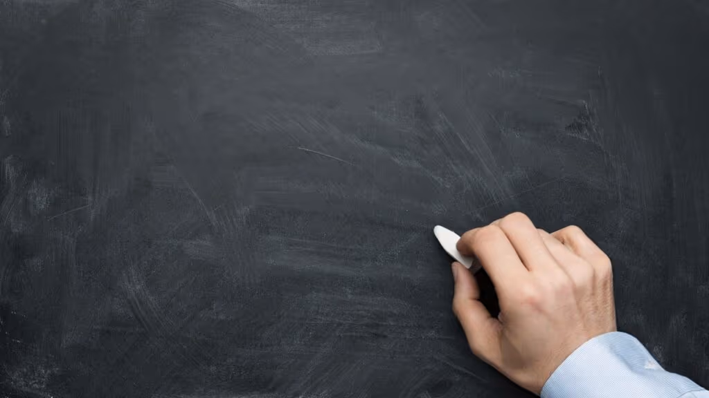 Professor de 92 anos deseja reencontrar seus alunos e 100 aparecem em seu jantar: “Meus dias estão chegando ao fim, mas este é um dos mais felizes”