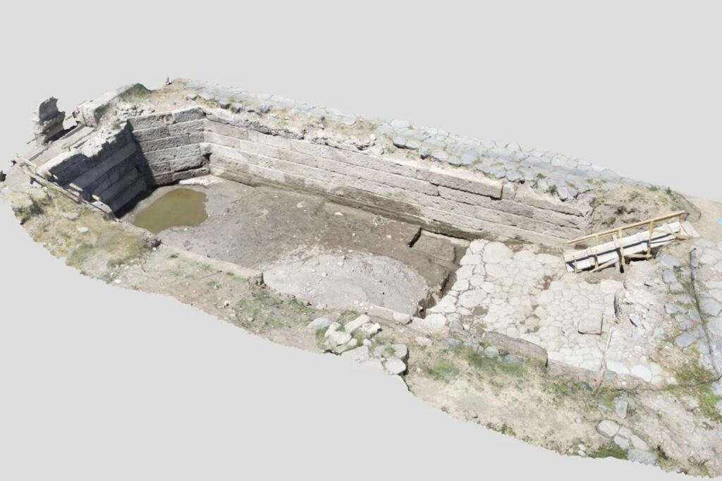 Descoberta de bacia monumental revela segredos da arquitetura romana antiga