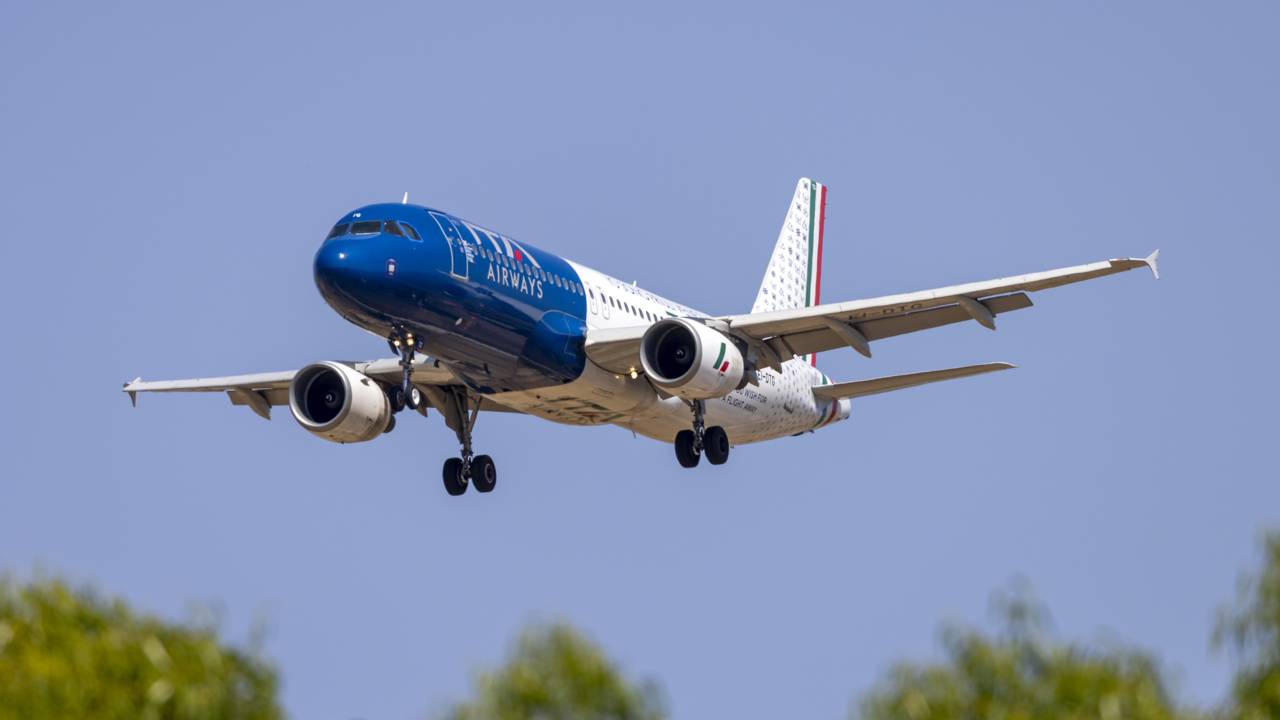 Aviões Airbus A320 precisam de manutenção urgente após colisões solares