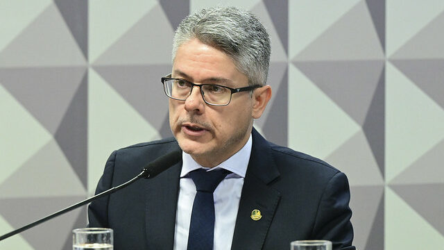 CCJ do Senado aprova projeto com regras mais rígidas para emendas Pix