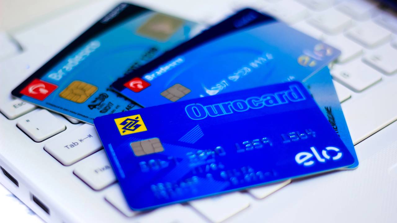 Milhares de brasileiros estão caindo em dívidas por esse erro simples