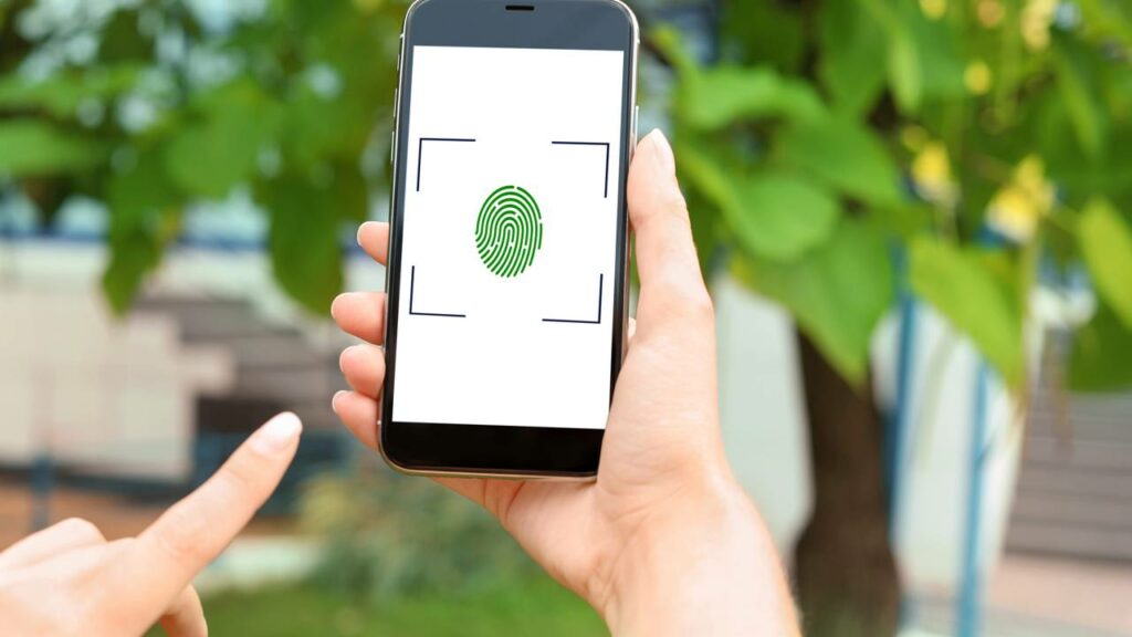 Como proteger o aplicativo do banco no celular contra invasões e clonagens