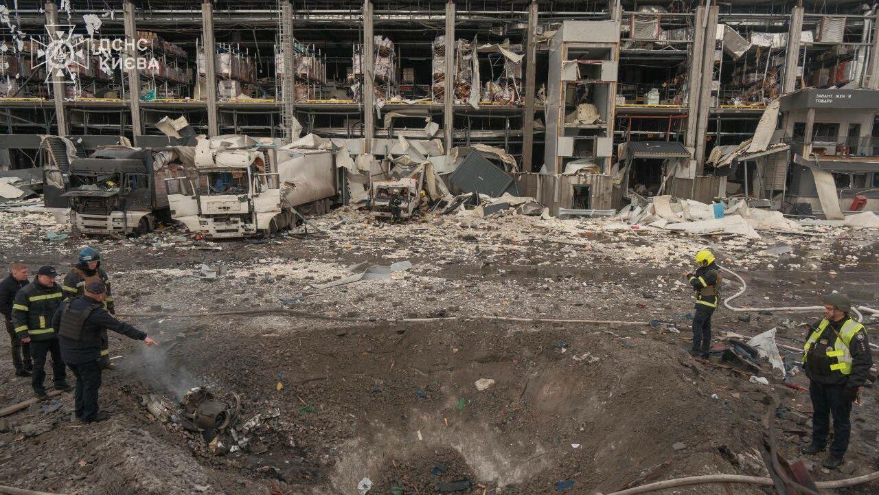 Crusoé: Rússia bombardeia Ucrânia enquanto discute plano de paz com EUA