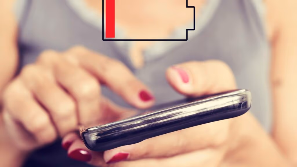 Sem luz em casa? Essas são 5 alternativas para carregar o celular