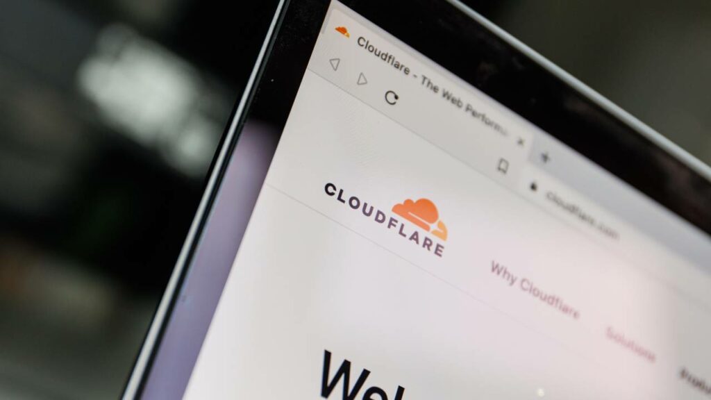 Bug na Cloudflare derrubou gigantes da Internet em segundos
