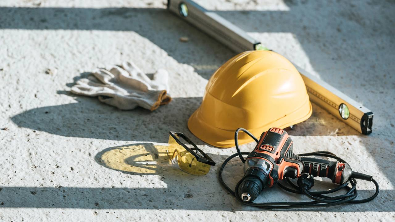 Como está o preço da mão de obra para pedreiros em novembro de 2025?