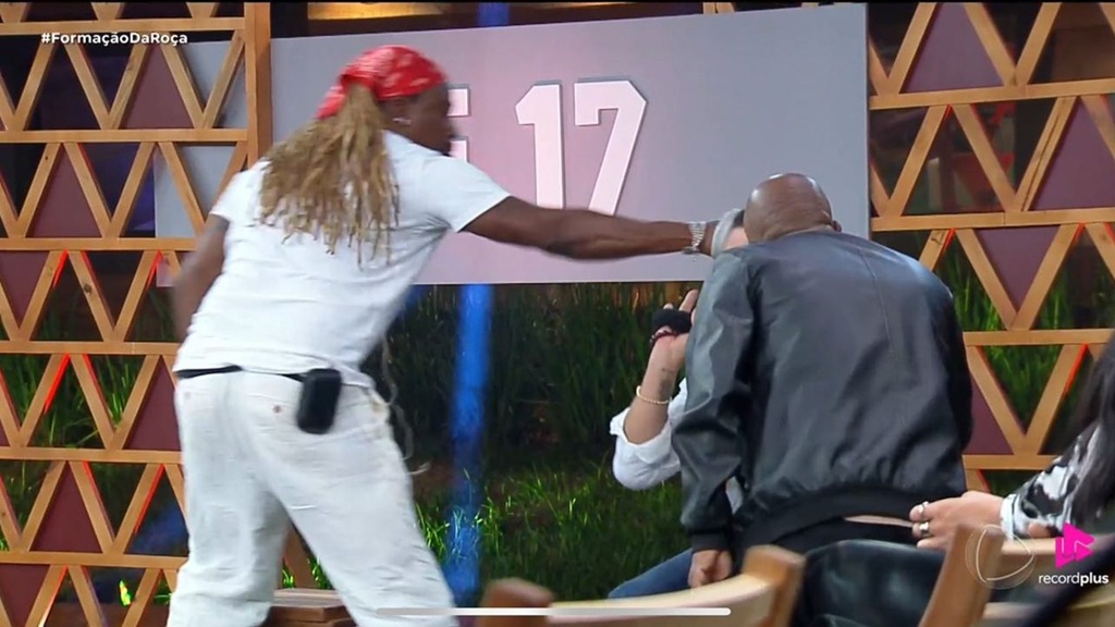 Creo Kellab é expulso de A Fazenda após agressão ao vivo