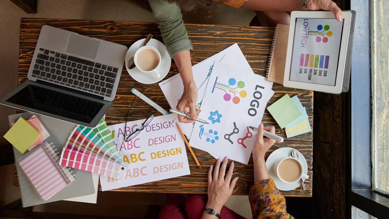 O novo jeito de criar logos incríveis usando Inteligência Artificial