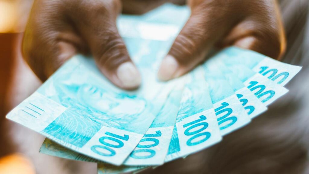 O benefício assegura o pagamento de um salário mínimo para o beneficiário - Créditos: depositphotos.com / rafapress