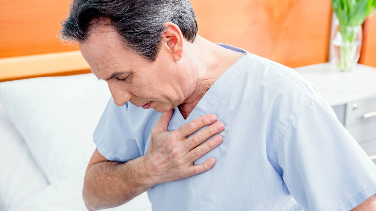 Como agir corretamente ao sentir dores no peito?
