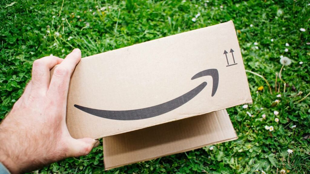 Drone de entrega da Amazon arrebenta cabo de Internet