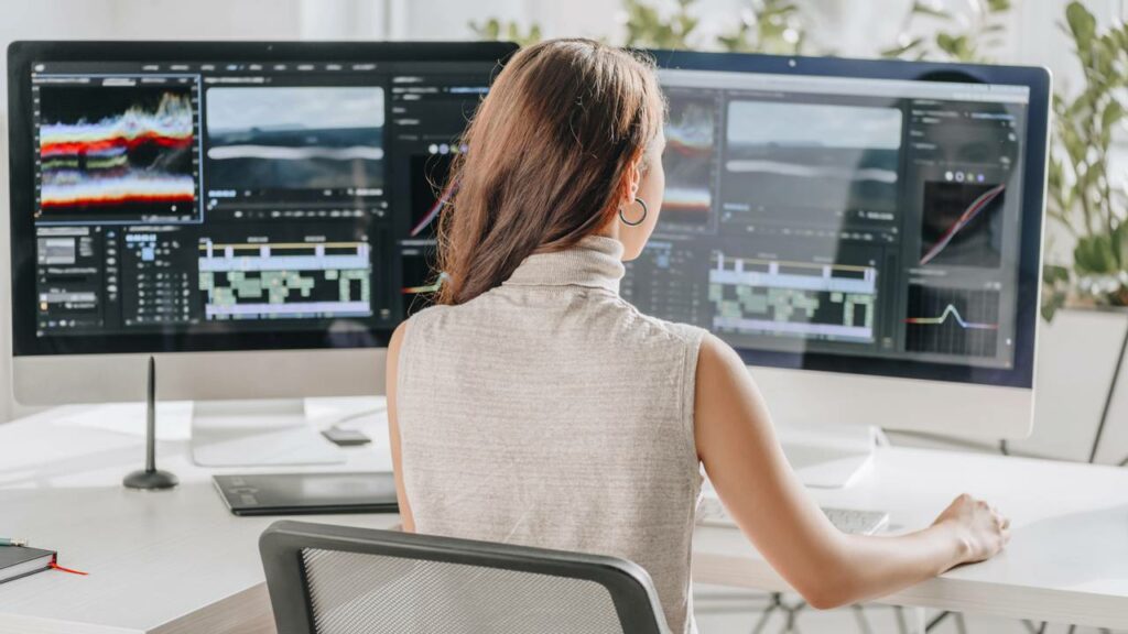 Como ganhar bem sem diploma estando apenas com um notebook e internet