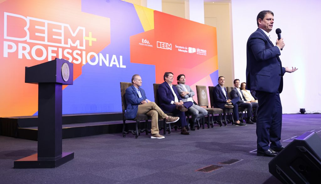 Governo de SP investe na expansão do Ensino Médio técnico