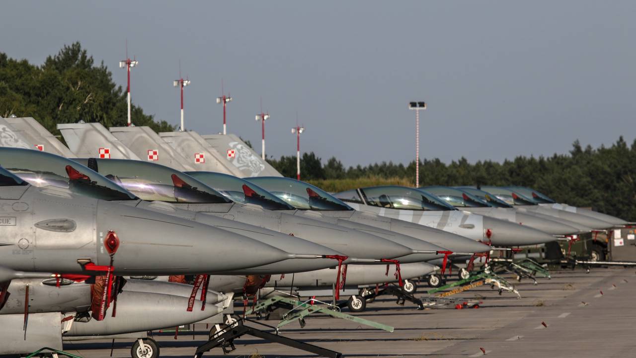 Chegada dos F-16 inicia nova era na defesa aérea e modernização militar da Argentina