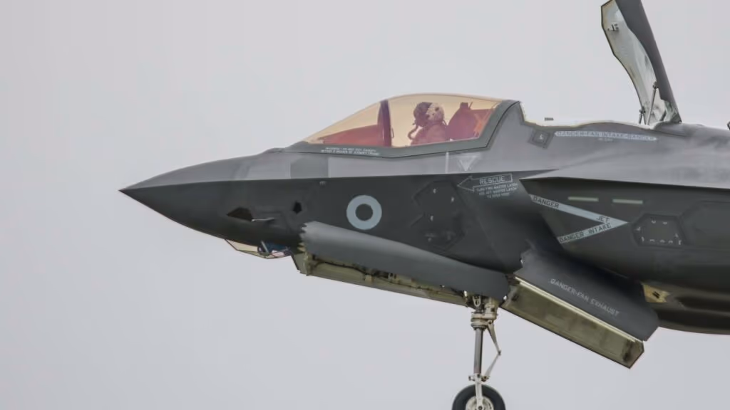 Lockheed Martin planeja entregar 200 caças F-35 em 2025 com demanda global em alta