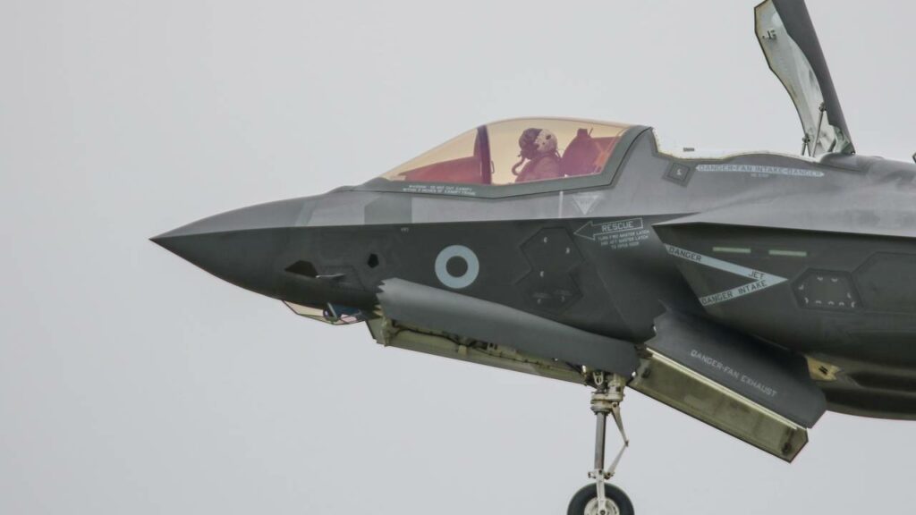 Lockheed Martin planeja entregar 200 caças F-35 em 2025 com demanda global em alta