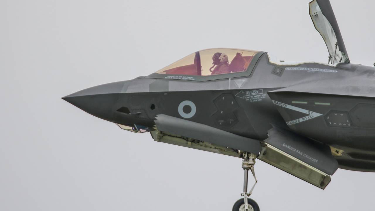 Lockheed Martin planeja entregar 200 caças F-35 em 2025 com demanda global em alta