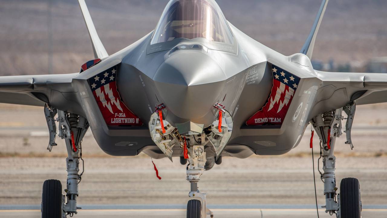 Como o F-35 redefiniu o poder aéreo com sensores furtivos e integração digital
