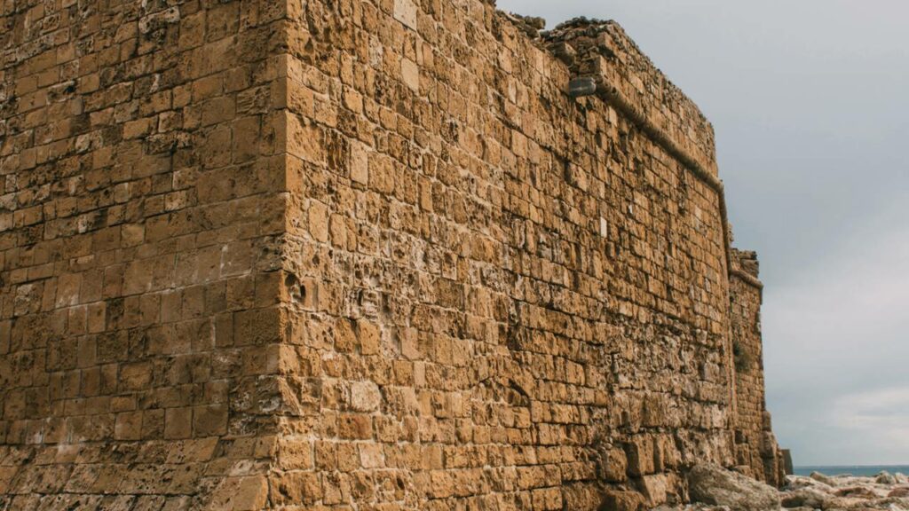 Essa fortaleza resistiu por séculos e conta uma história incrível