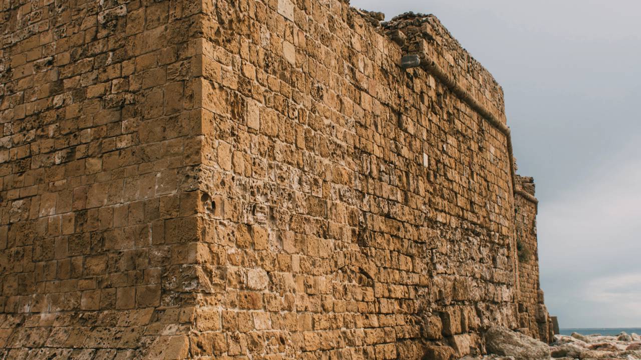 Essa fortaleza resistiu por séculos e conta uma história incrível