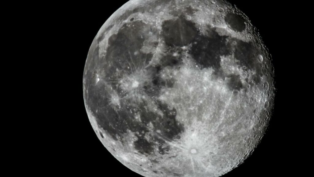 Os 3 signos que mais se transformam durante a Lua Cheia e por que isso acontece