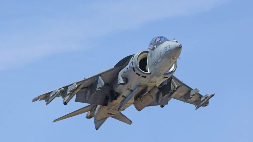 Harrier AV-8B, atual aeronave utilizada pela Espanha - Créditos: depositphotos.com / KGriff