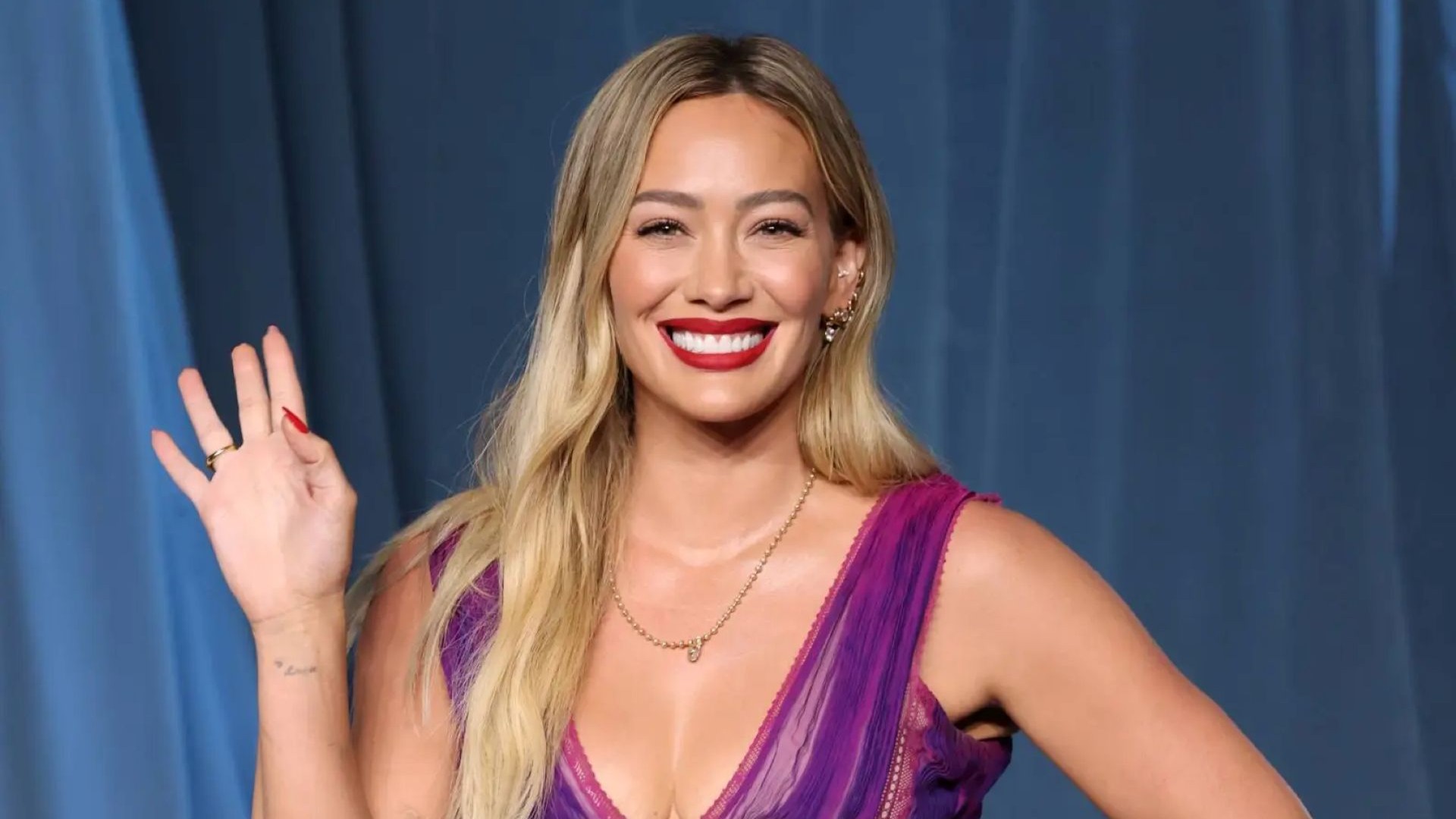 Após 10 anos, Hilary Duff anuncia novo álbum