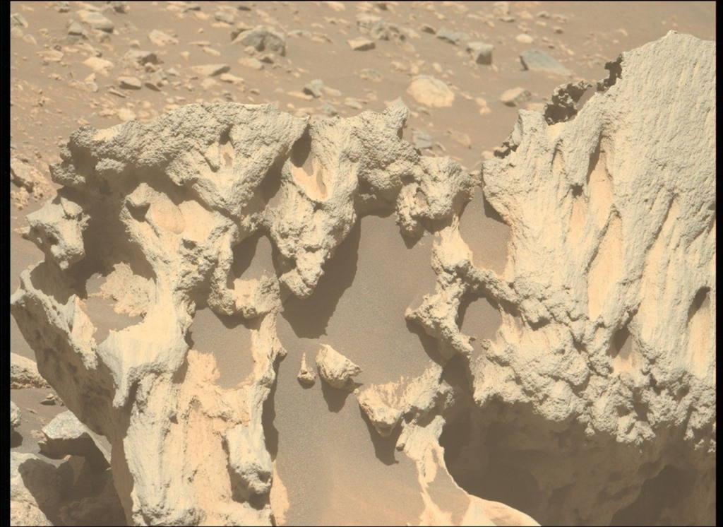 A rocha tem uma composição rica em ferro e níquel, minérios incomuns no solo marciano - NASA/JPL-Caltech/ASU