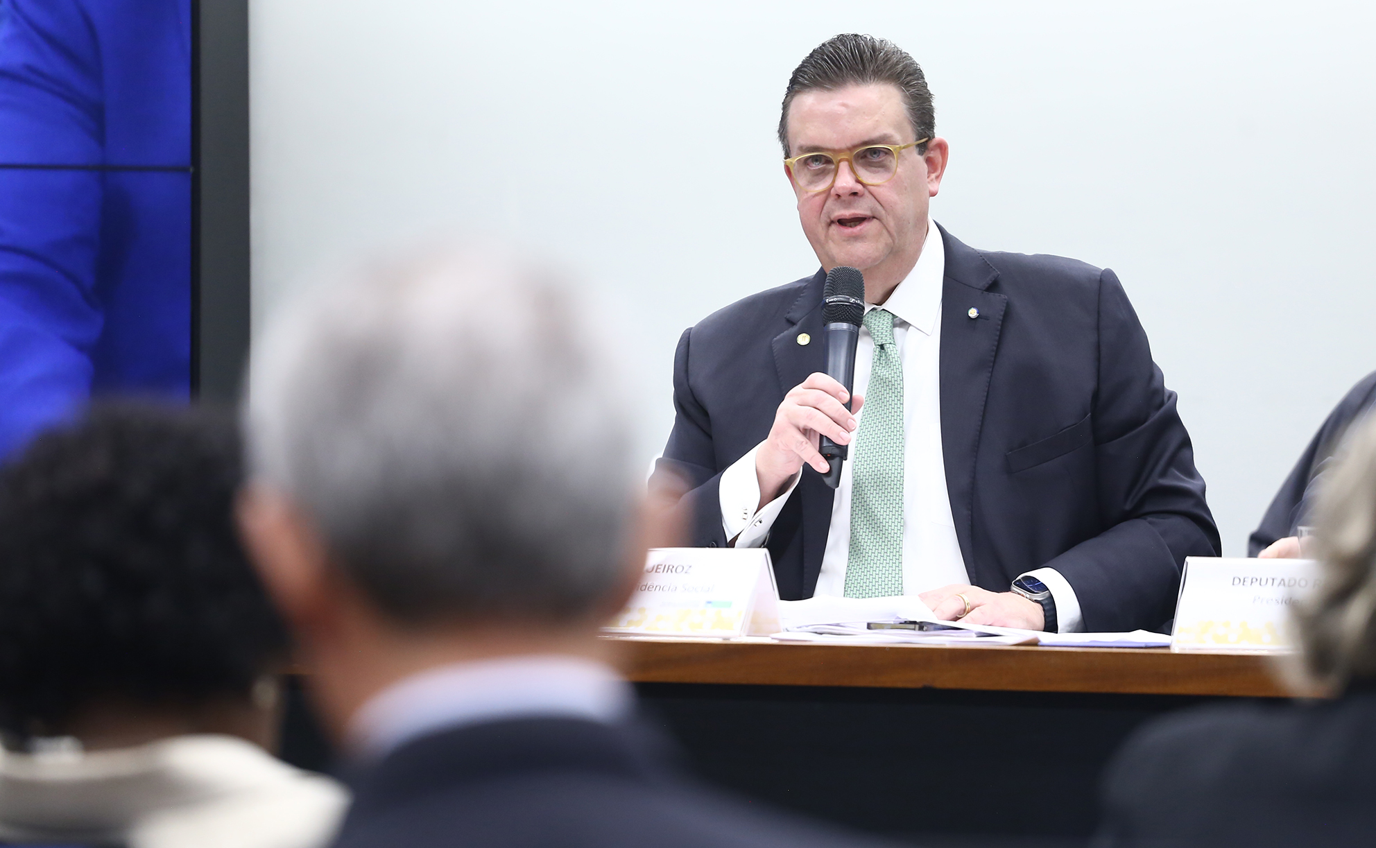 Wolney Queiroz resiste em exonerar número 2 do INSS