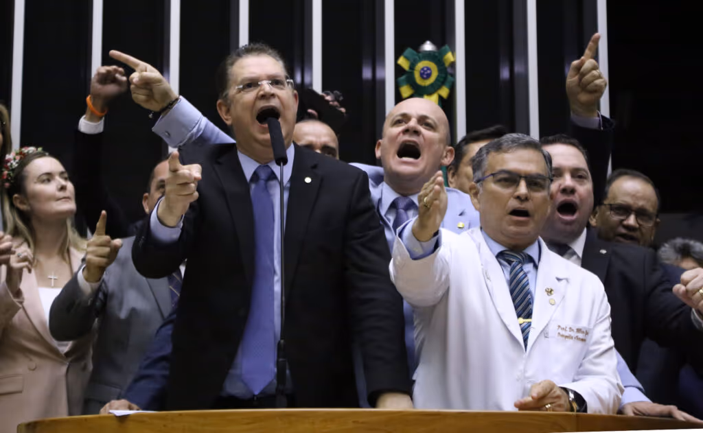 Bancada do PL reclama de “perseguição” e “abuso de poder”