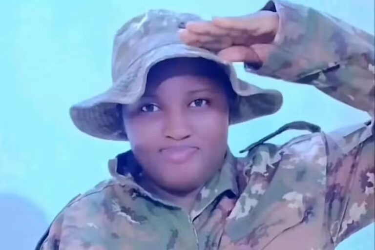 Influenciadora é morta em praça pública por terroristas islâmicos no Mali