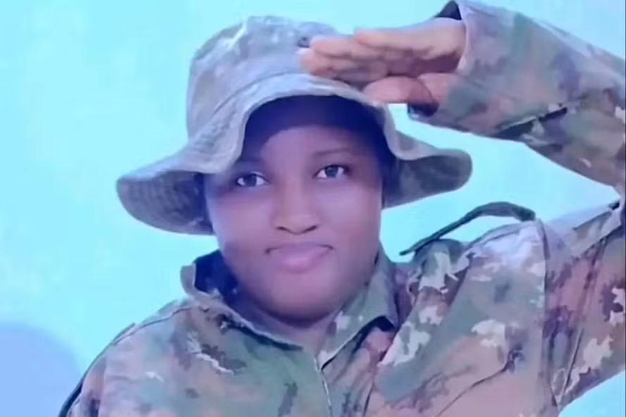 Influenciadora é morta em praça pública por terroristas islâmicos no Mali