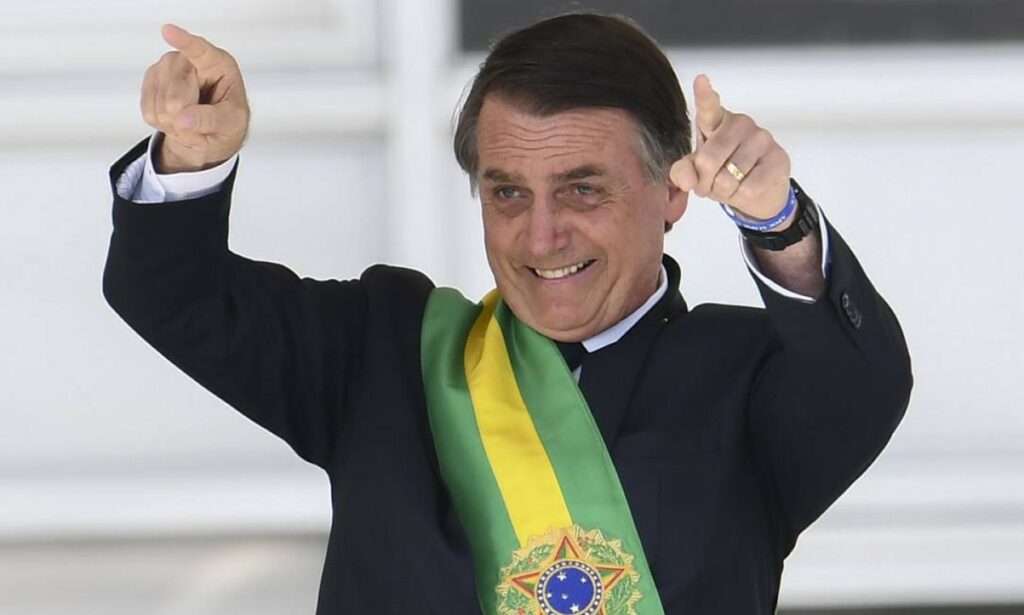 Homem é condenado por vender falso almoço com Jair Bolsonaro