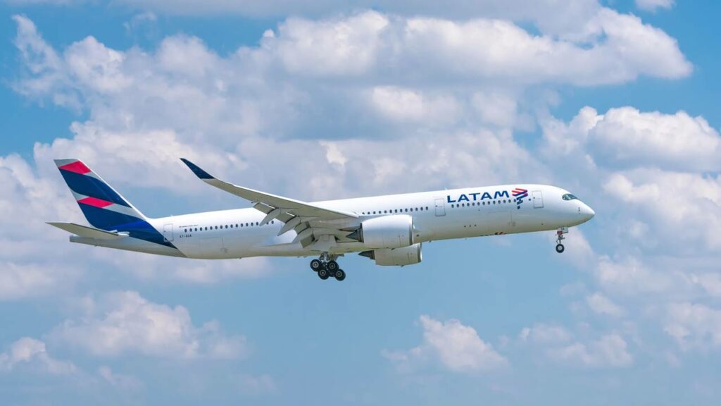 Greve na Latam cancela mais de 170 voos