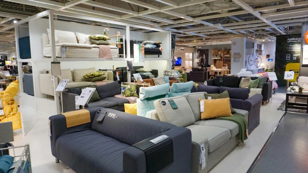 Mobiliar a casa já finalizada é ótimo, mas sem cuidados pode ser o momento que mais pese no bolso - Créditos: depositphotos.com / Marina113