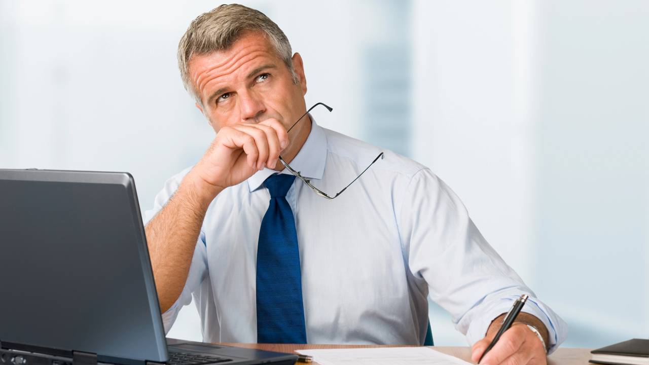 5 profissões autônomas para faturar bem depois dos 50 sem depender de chefe