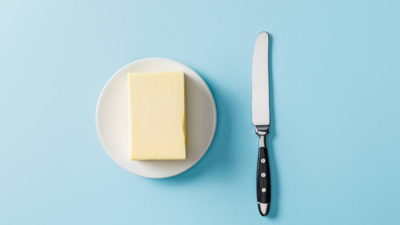Qual a melhor manteiga para cozinhar e passar no pão com mais sabor e saúde