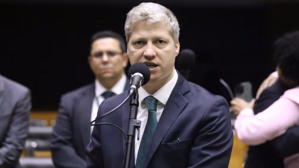 Crusoé: Novo quer anular portaria do Itamaraty que amplia uso de sigilo