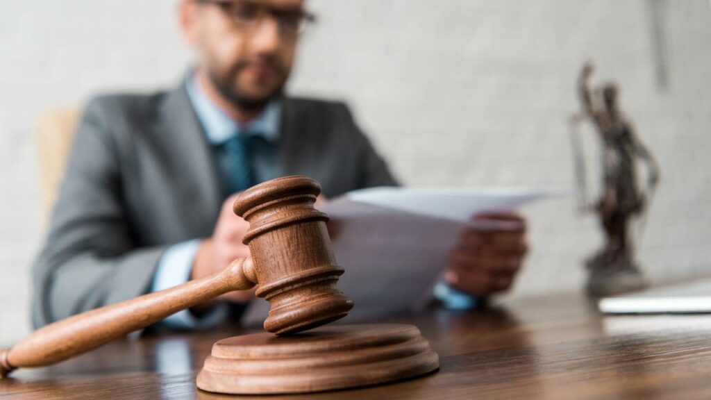 Vícios de linguagem e erros na utilização do código penal foram identificados no texto - Créditos: depositphotos.com / AllaSerebrina